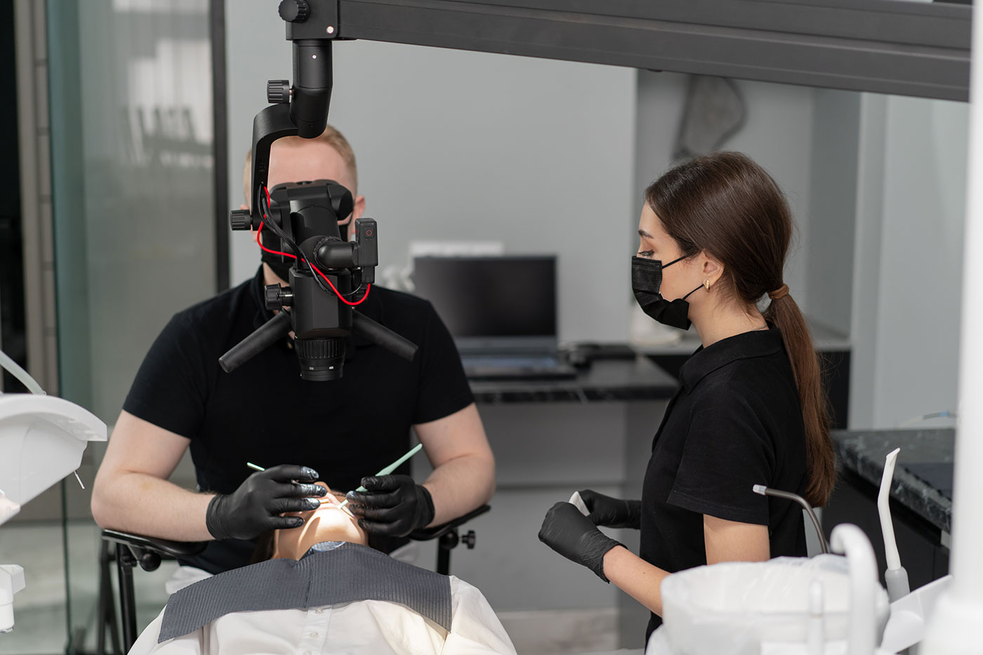 Tehnologie dentară modernă la Opera Dental